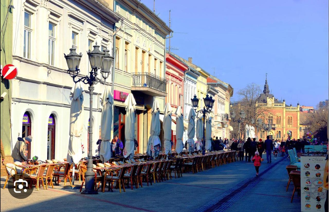 Top Center Apartment Novi Sad Luaran gambar